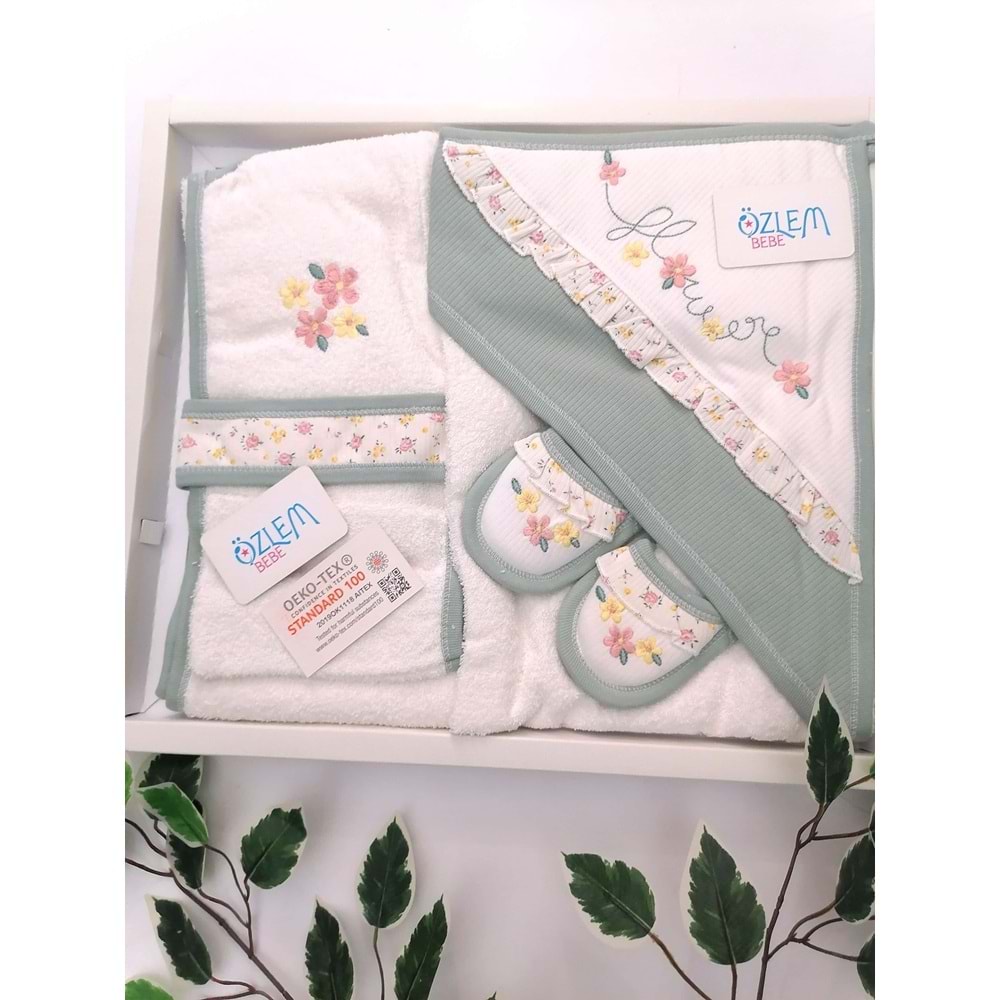 Çiçek Desen Havlu&Bornoz Seti
