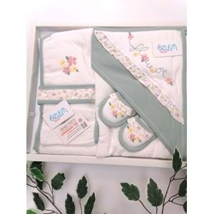 Çiçek Desen Havlu&Bornoz Seti