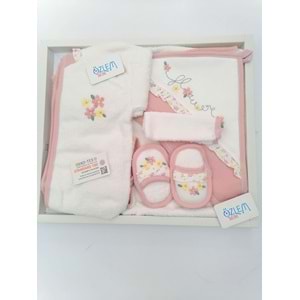 Çiçek Desen Havlu&Bornoz Seti