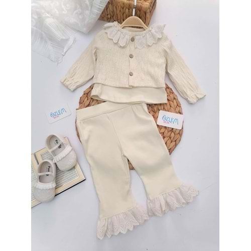 Güpür Yaka Triko Ceketli 3'lü Takım