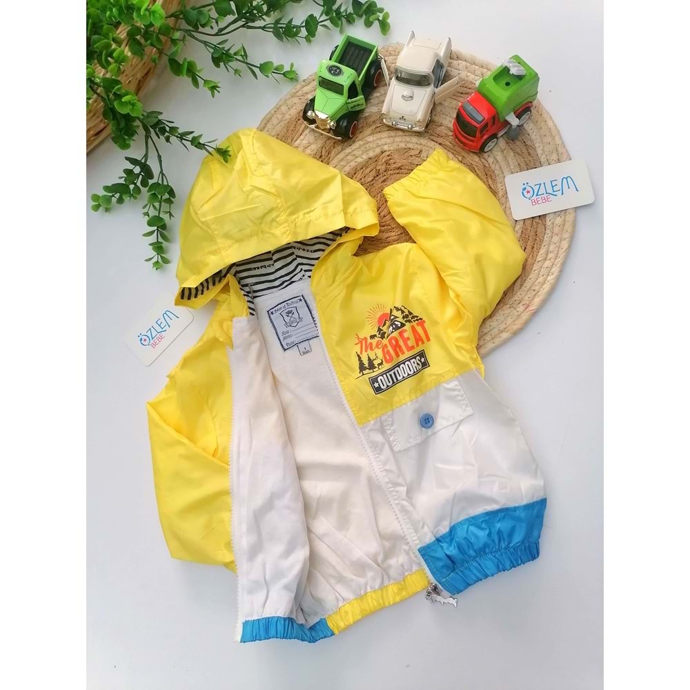 The Great Kapüşonlu Yağmurluk