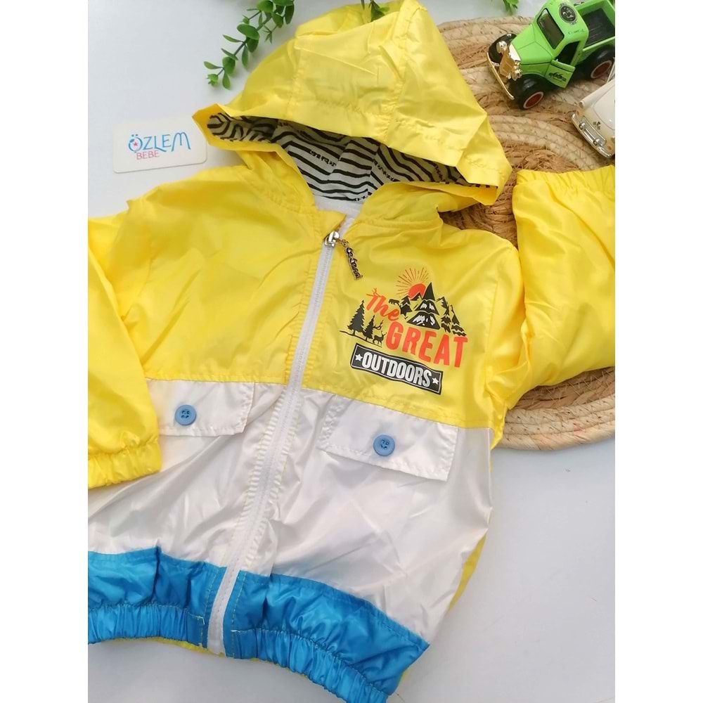 The Great Kapüşonlu Yağmurluk