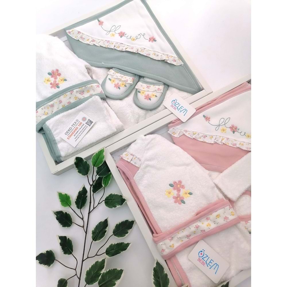 Çiçek Desen Havlu&Bornoz Seti