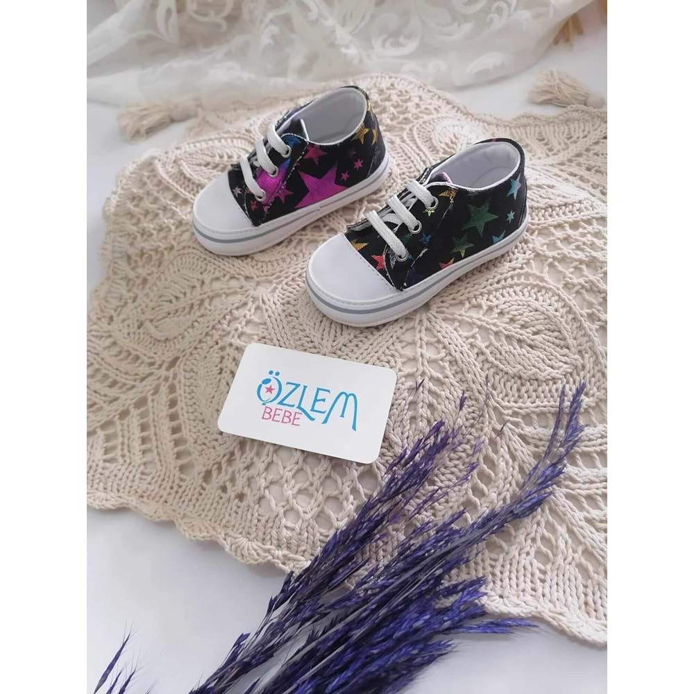 Yıldızlı Model Bağcıklı Bebek Ayakkabısı