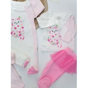 Çiçek Kedi 8'li Hastane Çıkışı