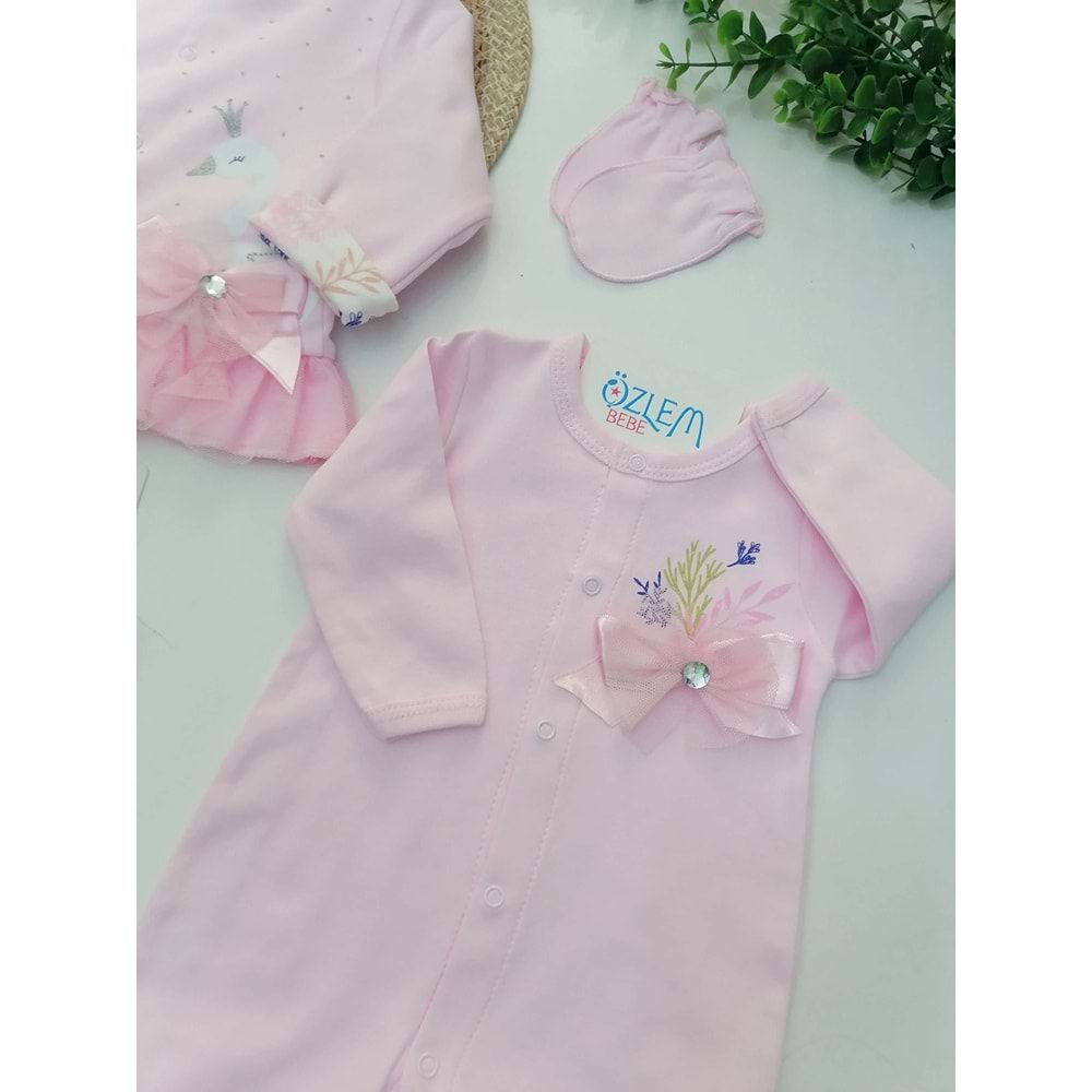 Kuğu Kız 8'li Hastane Çıkışı